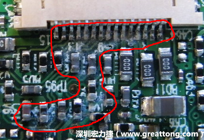 電路板疑似腐蝕氧化，懷疑電流異常過(guò)熱造成