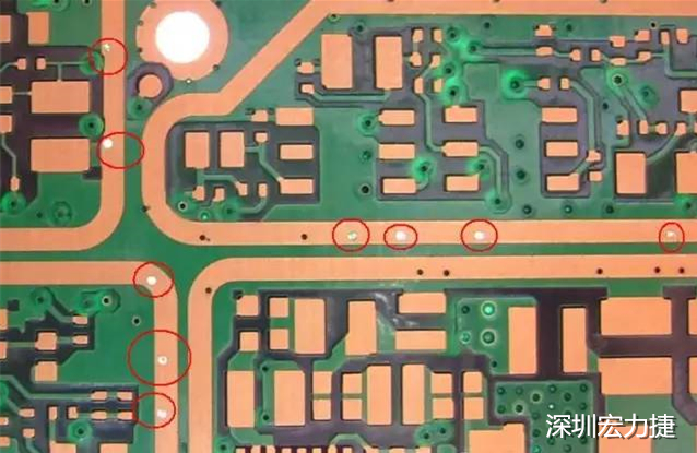 防止PCB過(guò)波峰焊時(shí)錫從導(dǎo)通孔貫穿元件面造成短路；特別是我們把過(guò)孔放在BGA焊盤上時(shí)，就必須先做塞孔，再鍍金處理，便于BGA的焊接。