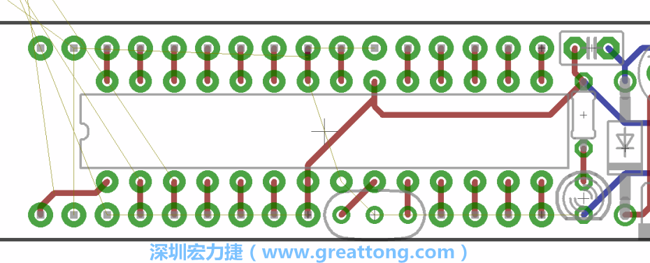諧振器應(yīng)擺放在ATmega微控制器的針腳8、9和10旁邊，在共鳴器和微控制器中間的高頻信號線應(yīng)該要愈短愈好，此外，其它的信號線應(yīng)該要遠離這個區(qū)域且配置在諧振器的下方，這樣做是為了防止不必要的無線電波干擾。