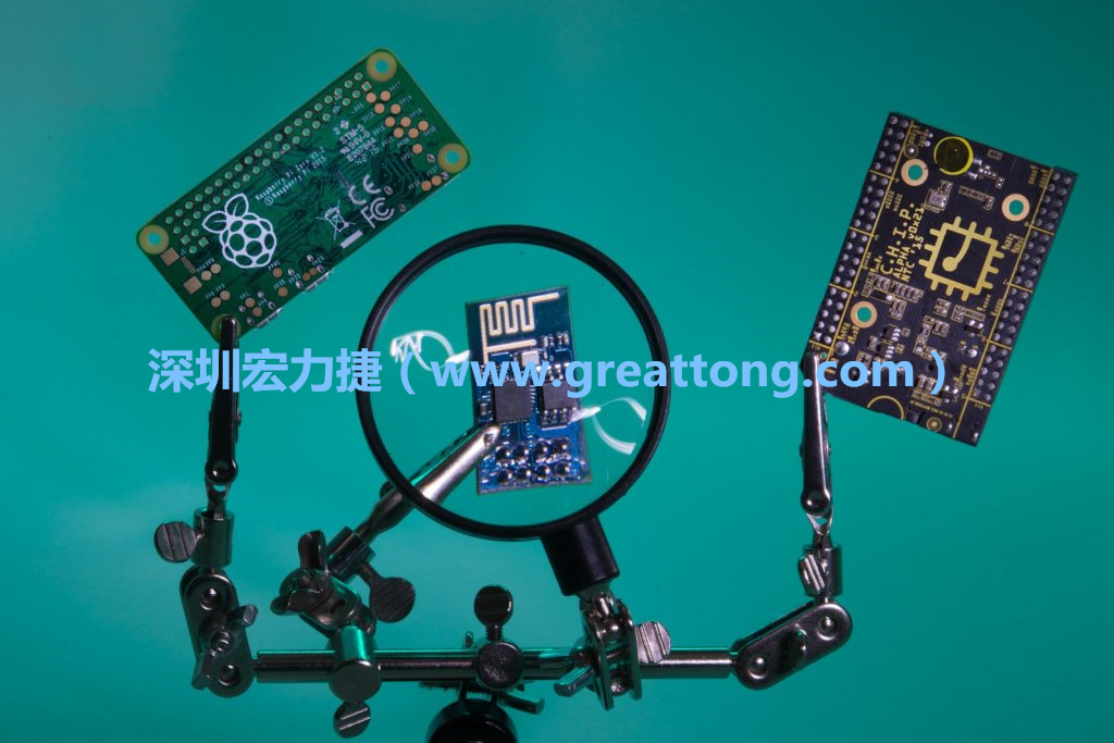 A Raspberry Pi Zero、ESP8266和CHIP。