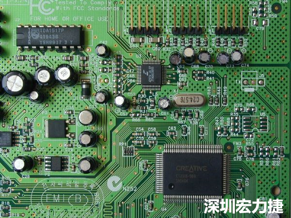 針對(duì)PCB區(qū)塊產(chǎn)生的EMI干擾問(wèn)題，可使用EMI改善對(duì)策元件重點(diǎn)改善。