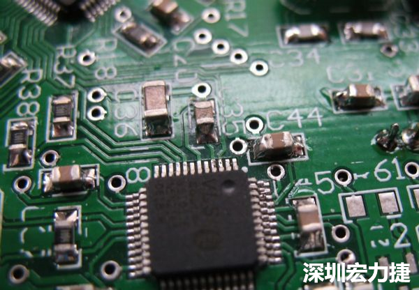 音訊電路訊號(hào)品質(zhì)，是影響操作體驗(yàn)的關(guān)鍵，電路布局要特別注意。