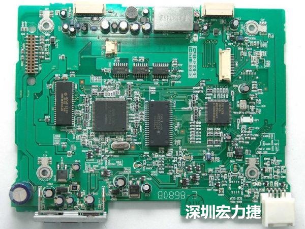 大面積PCB若電子元器件數(shù)量多、重量較重，板材強度不夠時容易產(chǎn)生PCB中央部凹陷問題。