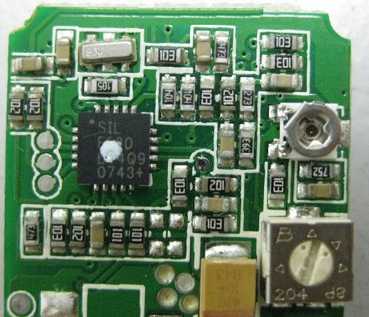 PCBA加工IC元件主要分為DIP及SMD兩大類，DIP 插件的IC，SMD (Surface Mount Device) 表面貼裝元件。